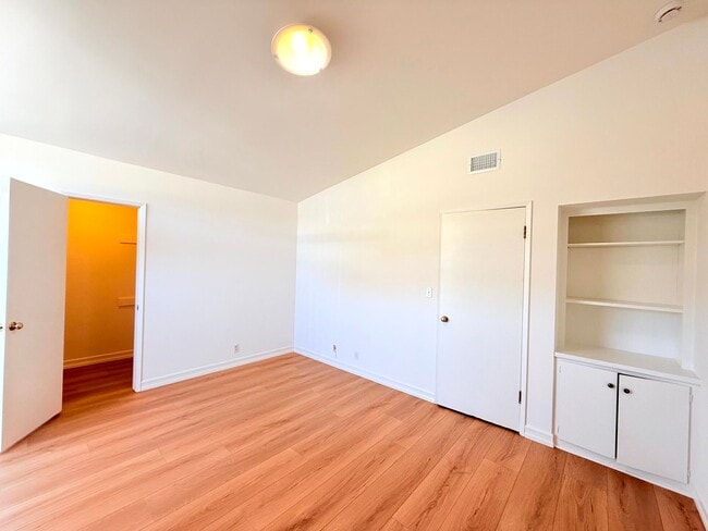 Building Photo - Fantastic Single Story 3 bed - 3 bath with backyard in Malibu - Topanga Beach Area