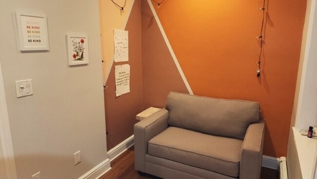 Building Photo - 18 US-1