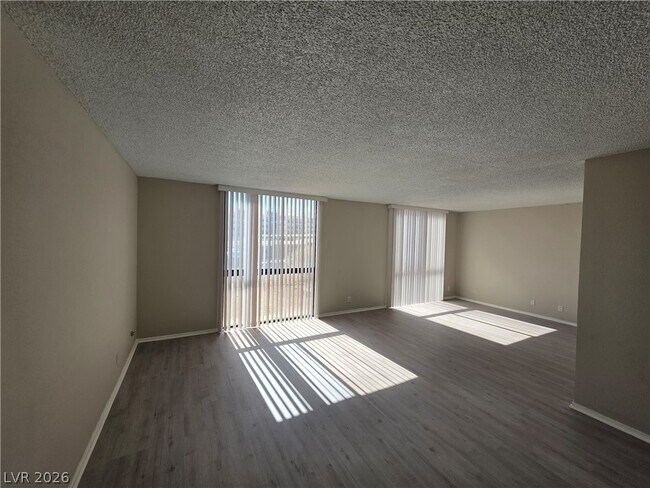 Building Photo - 3930 University Center Dr