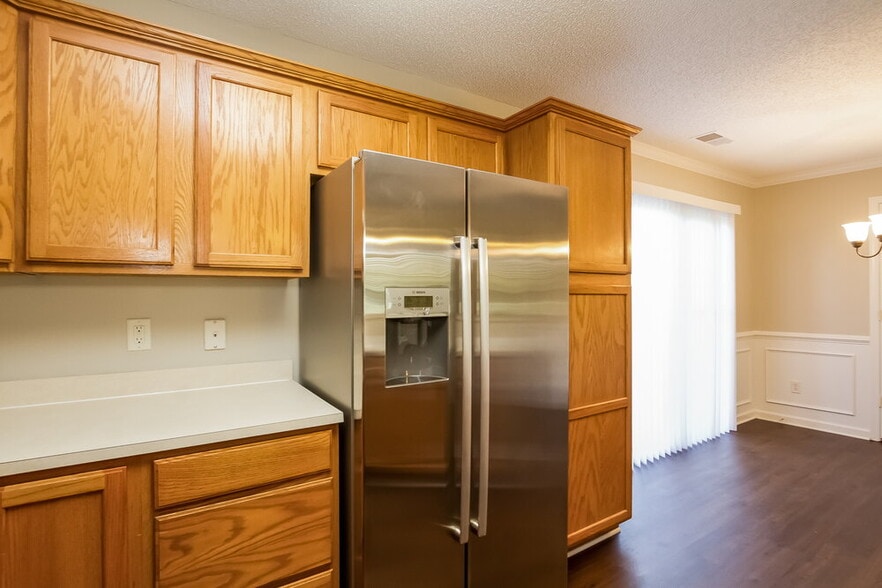 Building Photo - 3730 Sipes Ln