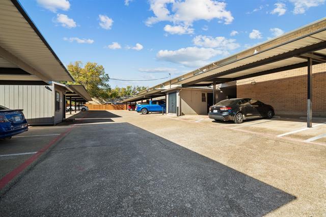 Building Photo - 320 E 4th St