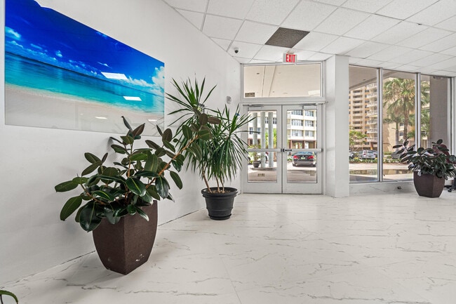 Building Photo - 1801 S Ocean Dr