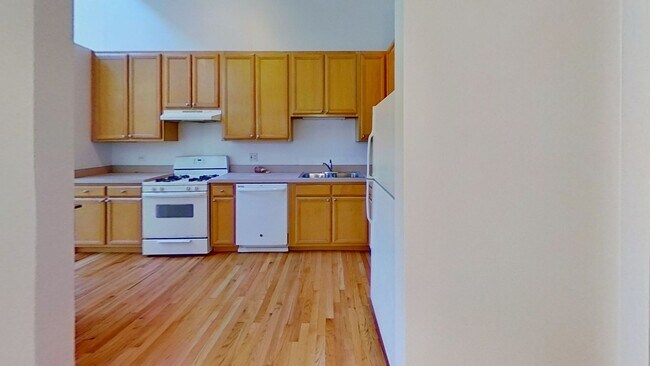 Building Photo - Old Town Duplexed Three Bedroom Two Bath