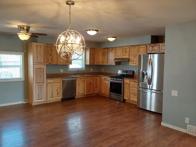 Building Photo - 2201 12th St