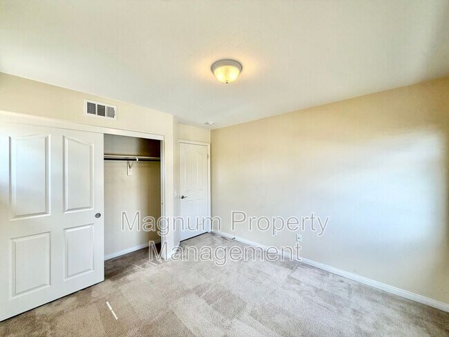 Building Photo - 29998 Couples Ave