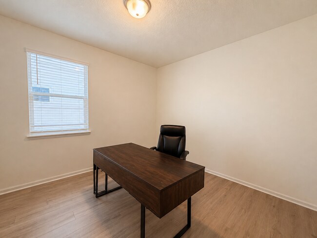Building Photo - Spacious 5-Bedroom Home in Desirable Wells Creek