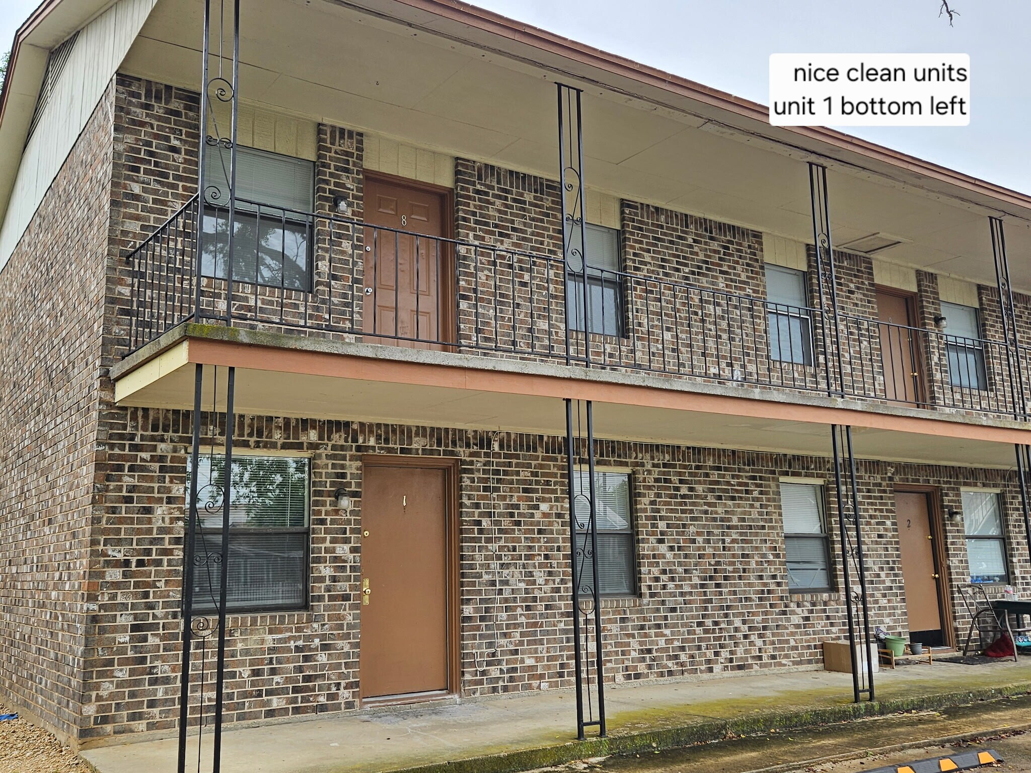 Building Photo - 102 E Avenue A