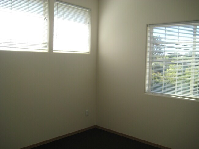 Building Photo - 3230 NW 9th St