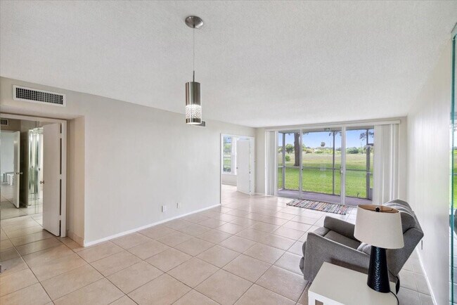 Building Photo - 3080 N Course Dr