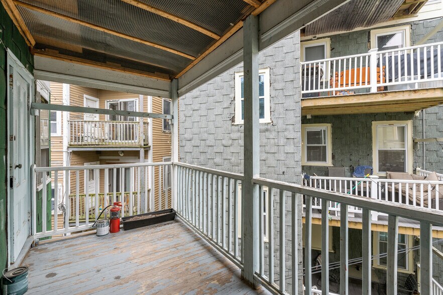 Building Photo - 78 Hillside St