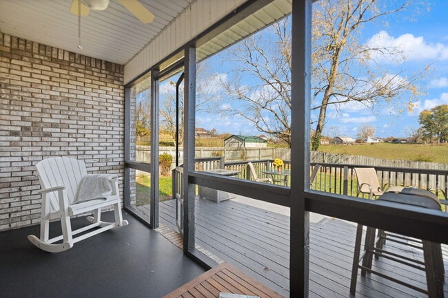 Building Photo - 76 Waterford Way