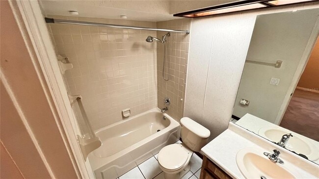 Building Photo - 5167 Lazy Oaks Dr