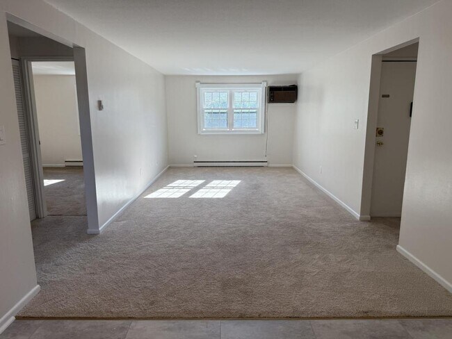 Building Photo - 1241 Elm St