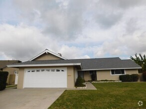 Building Photo - Beautiful one story 4 bedroom 2 bathroom h...