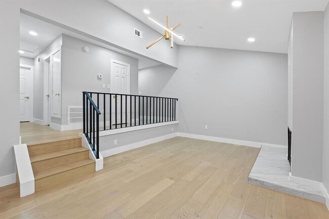 Building Photo - 1508 Rockdale Cir