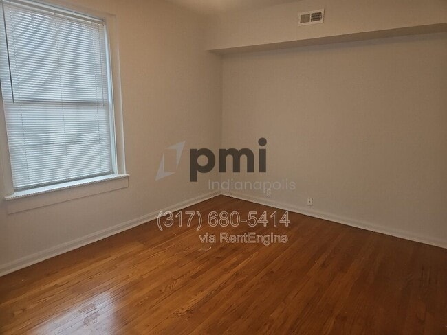 Building Photo - 1 W 28th St