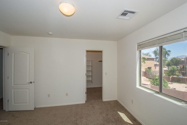Building Photo - 8332 N Johnson Dr