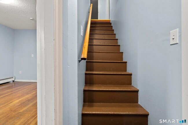 Building Photo - 87 Amity St