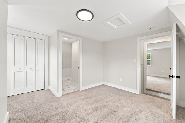 Building Photo - 325 N Aiken Ave