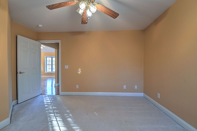 Building Photo - 168 Old Mill Ct