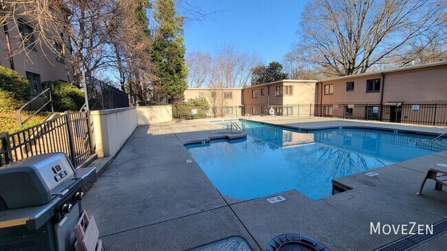 Building Photo - 2425 Vail Ave