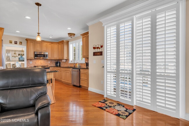 Building Photo - 106 2nd Ave