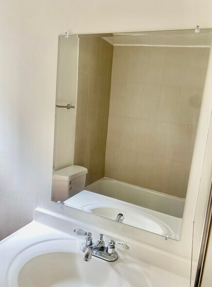 Building Photo - 3117 Bagley Ave