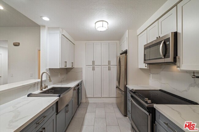 Building Photo - 3802 Dunford Ln