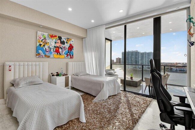 Building Photo - 5000 Island Estates Dr