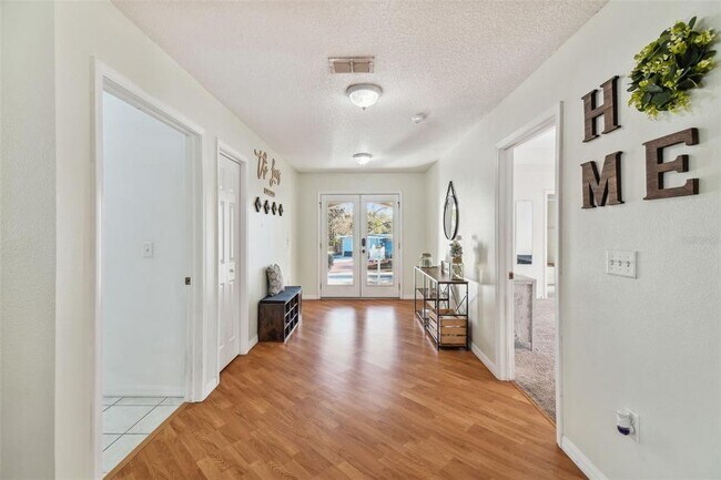 Building Photo - 5840 Mariposa Dr
