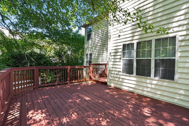 Building Photo - 3006 Freedom Ct N