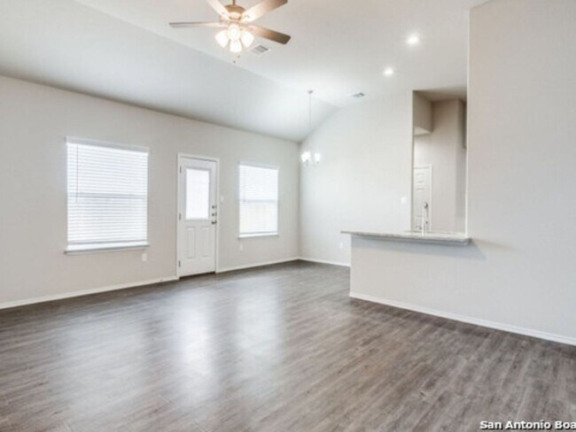 Building Photo - 9931 Westover Bluff