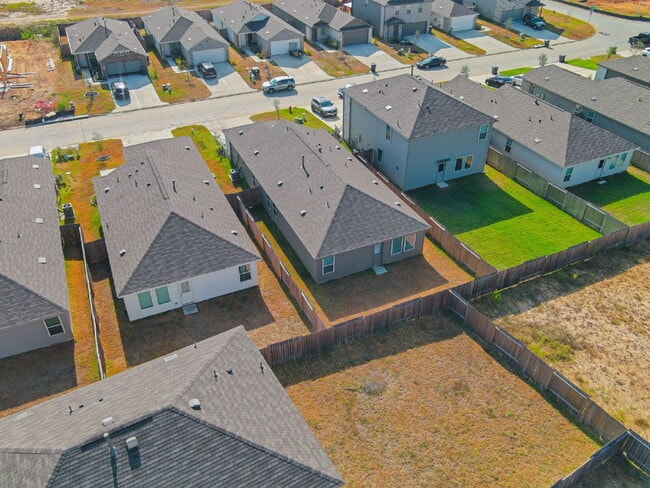 Building Photo - Move-in ready 4-bedroom, 2-bath home in Meadow Park!