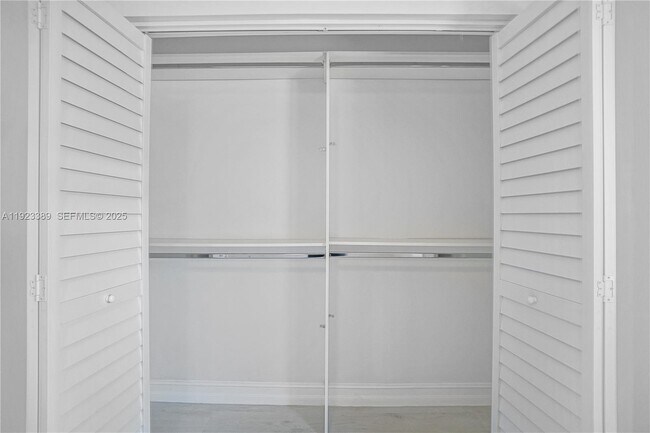 Building Photo - 414 Giralda Ave