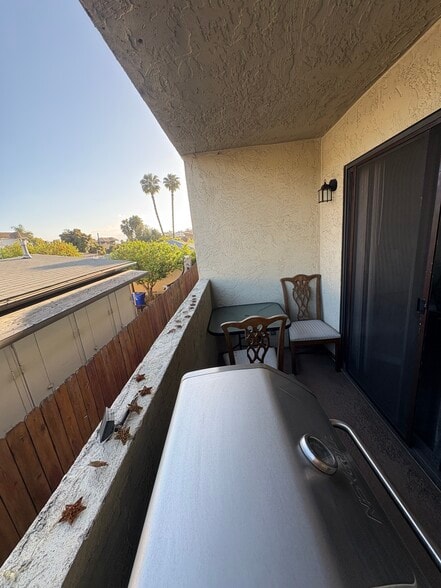 Balcony - 4517 College Way