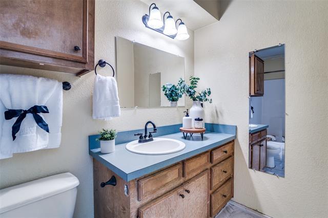 Building Photo - 904 Melody Cir