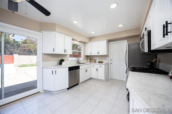 Building Photo - 8810 Mariposa St