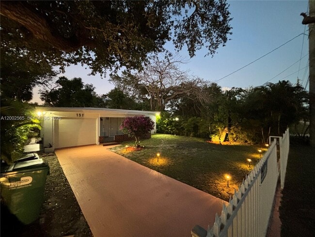 Building Photo - 151 NW 165th St