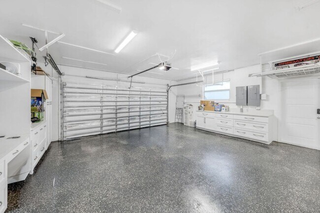 Building Photo - 5120 Carillo St