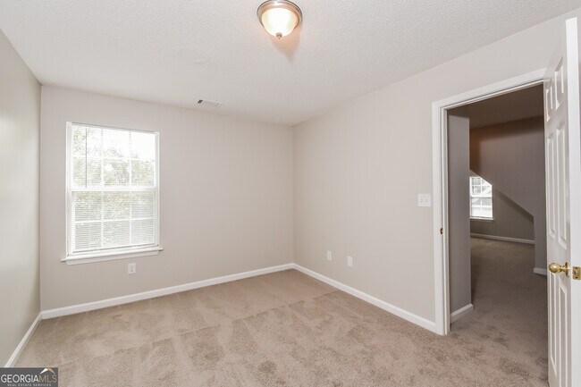 Building Photo - 412 Windstream Dr SW