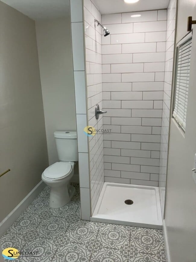 Building Photo - 3233 Rosselle St