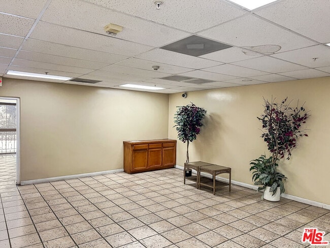 Building Photo - 12375 Osborne Pl