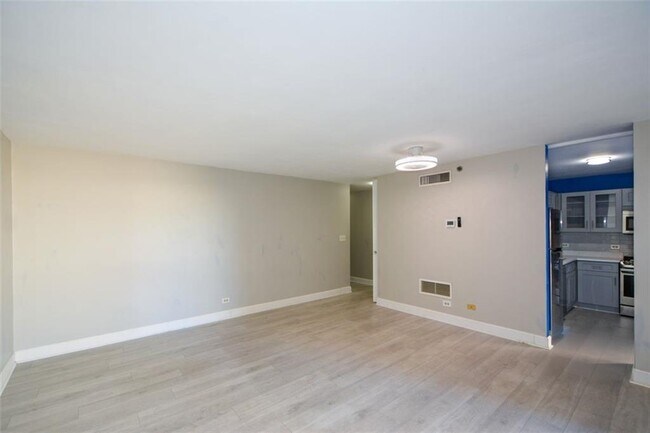 Building Photo - 620 Peachtree St NE