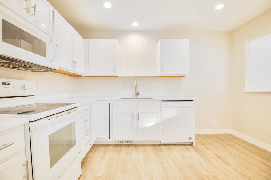 Kitchen - 7704 S 25th St