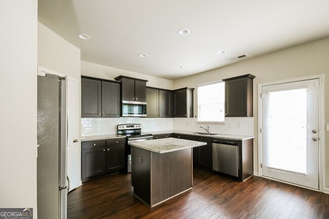 Building Photo - 177 Parkview Pl Dr