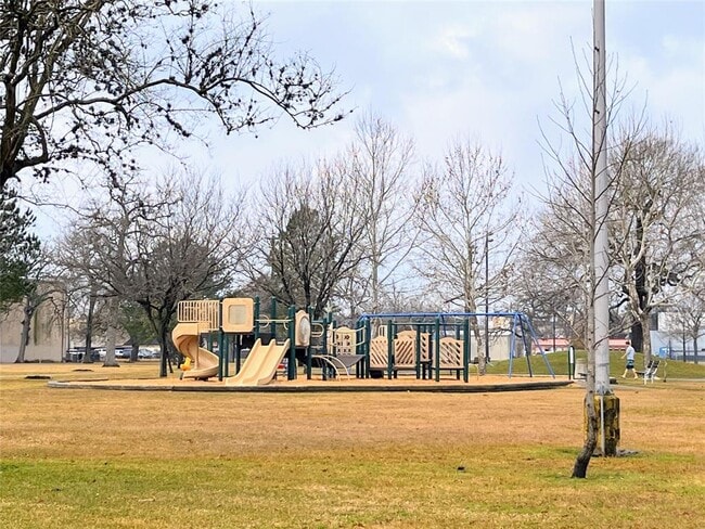 Building Photo - 1109 Walton St