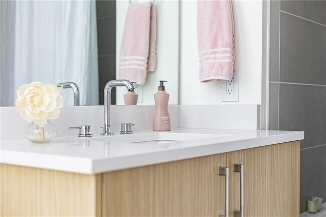 Building Photo - 2425 Peachtree Rd NE