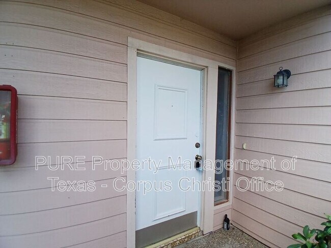 Building Photo - 5001 Middlecoff Cir