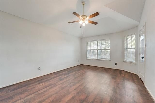 Building Photo - 10911 Robincreek Ln