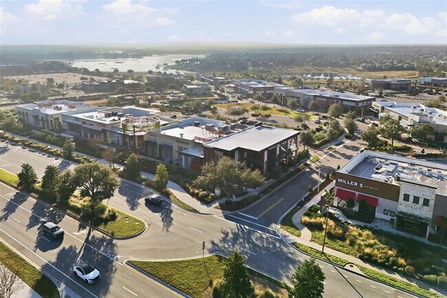 Building Photo - 15591 Honeybell Dr